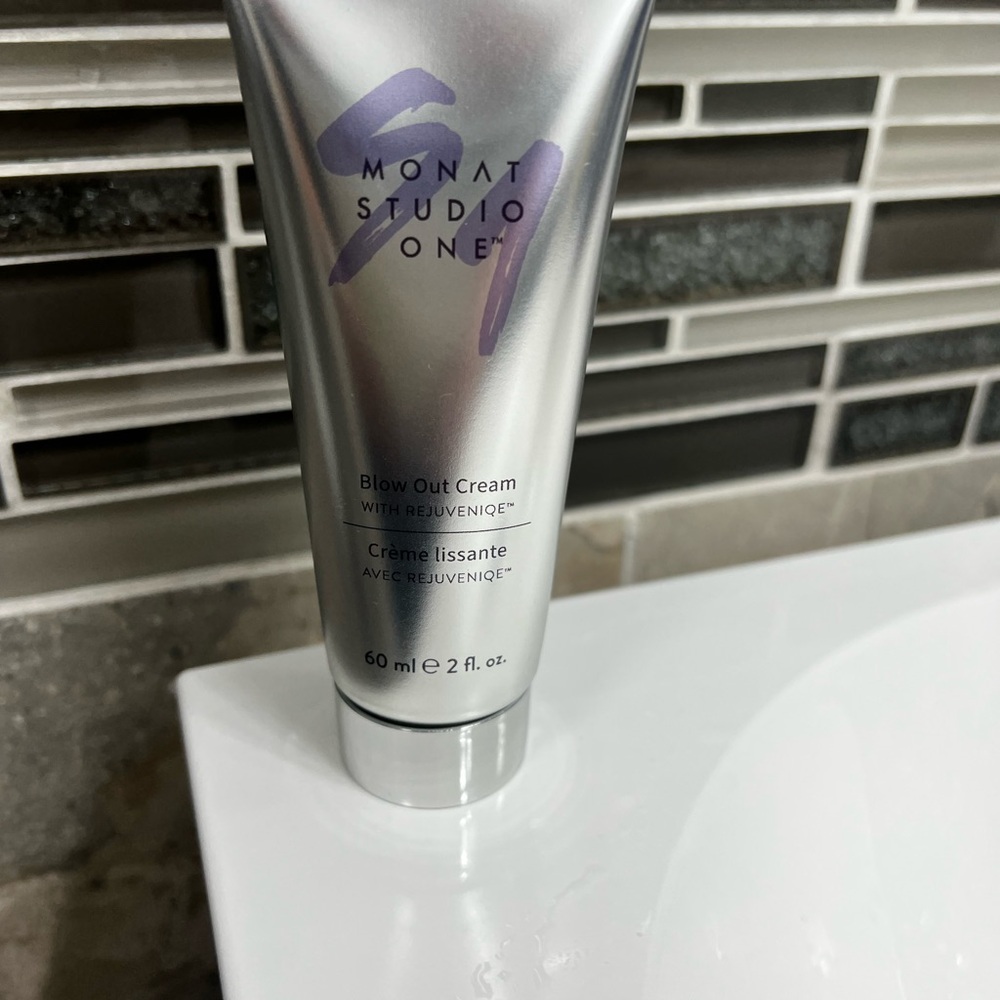 Monat Studio One Blow Out Cream - Silver
